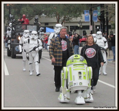 25-Gator Bowl Parade 2013 062